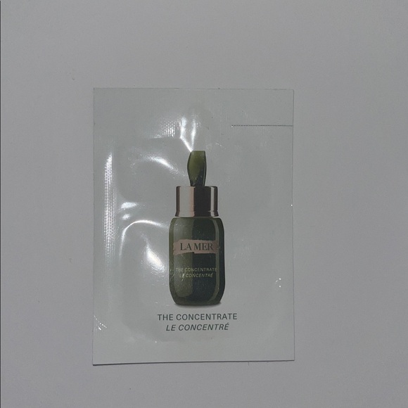 La Mer Bundle:ConcentrateSerum/RevitalizingHydratingSerum/MoisturizingFreshCream - Picture 7 of 10